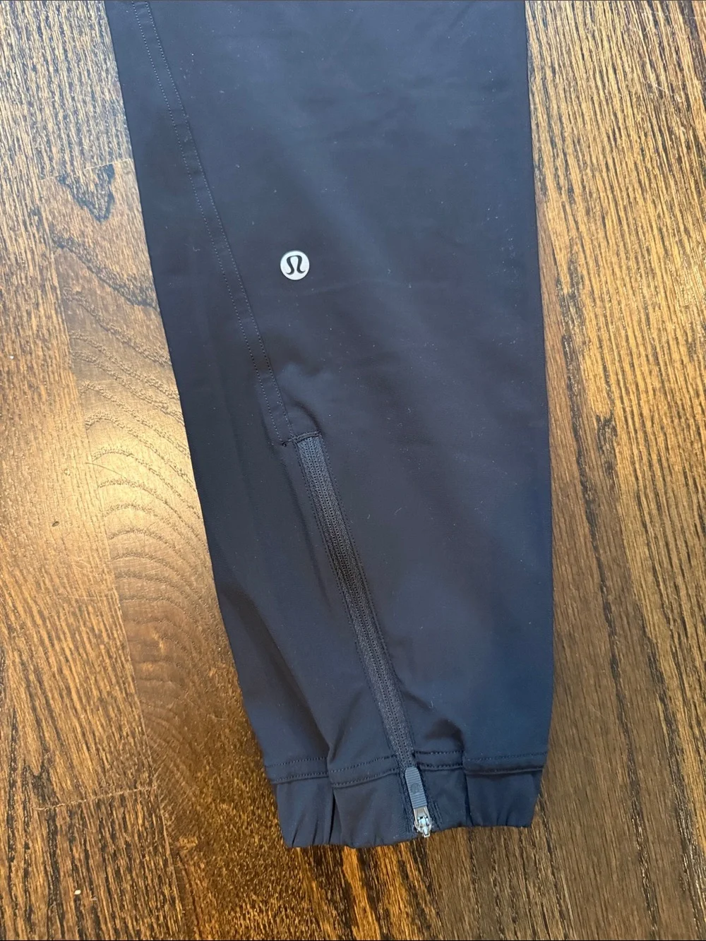 lululemon athletica woman’s 6 black  Performance Joggers